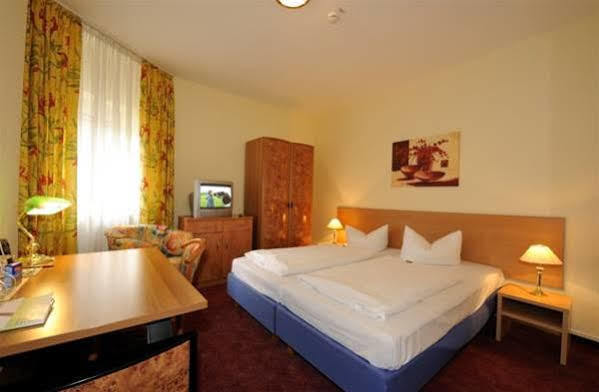 Rhein Neckar Hotel MHG Exteriör bild