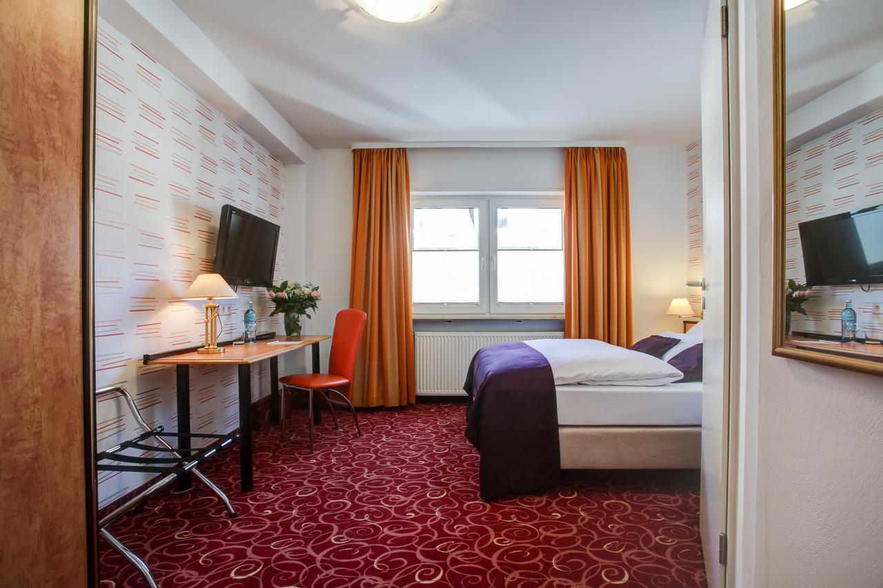 Rhein Neckar Hotel MHG Exteriör bild