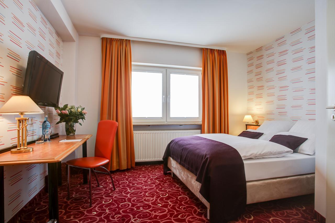 Rhein Neckar Hotel MHG Exteriör bild